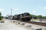 NS 1061 leads train 212 northbound